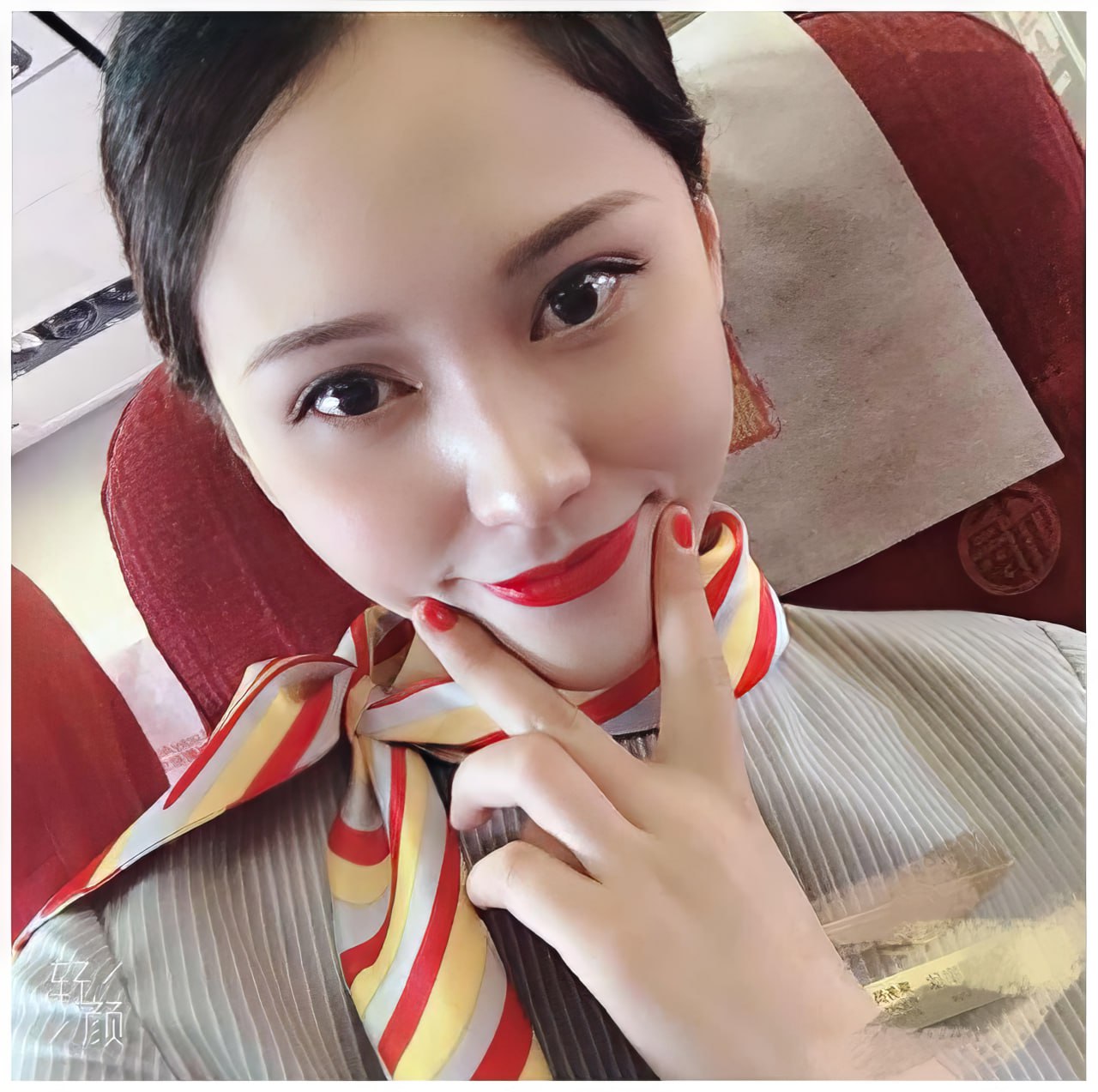 春秋航空空姐「卿沐语」被金主包养视频流出!口爆深喉无套内射，鸡巴抽脸，该玩的都给玩遍了的封面图